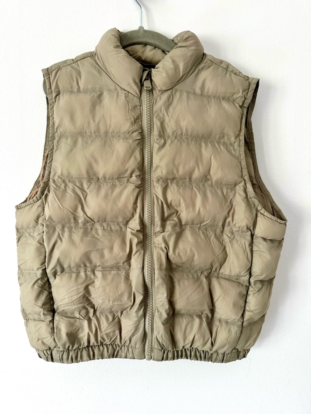 Zara Kids Quilted Puffer lightweight windbreaker Vest in Olive/Tan and Sweater